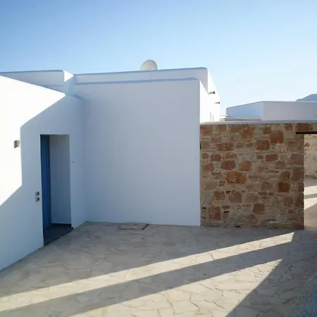 Chelidonia Villa *